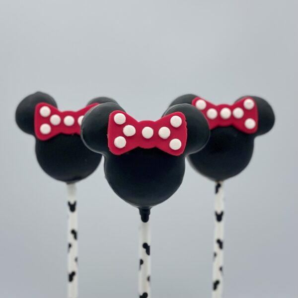 minnie and mickey mouse cake pops